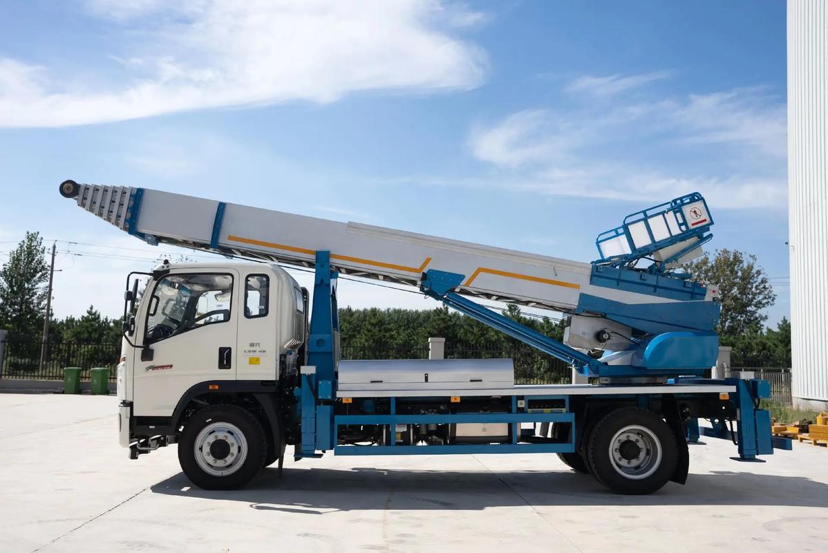 南昌云梯上料车租赁费用