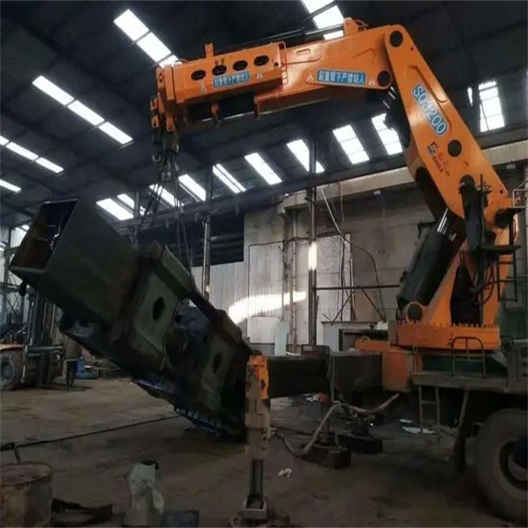 南昌130吨折臂吊车出租吊机租赁附近电话